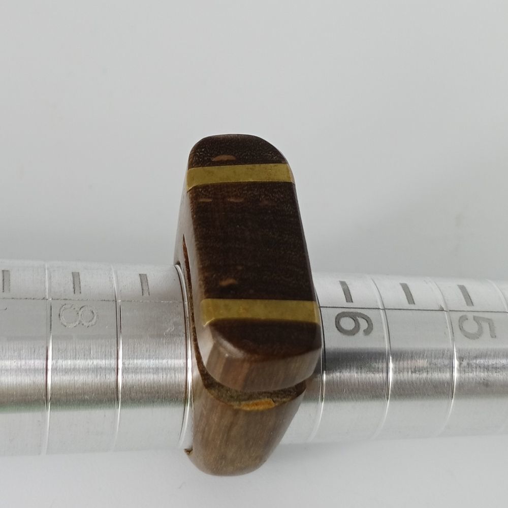 Carved wood ring - Picture 3 of 7